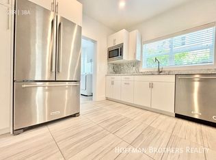 809 N Croft Ave #A, West Hollywood, CA 90069