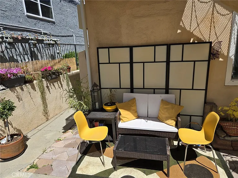 1129 N Clark St — Photo 7