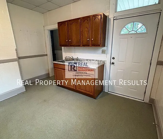 815 E Gum St — Photo 7