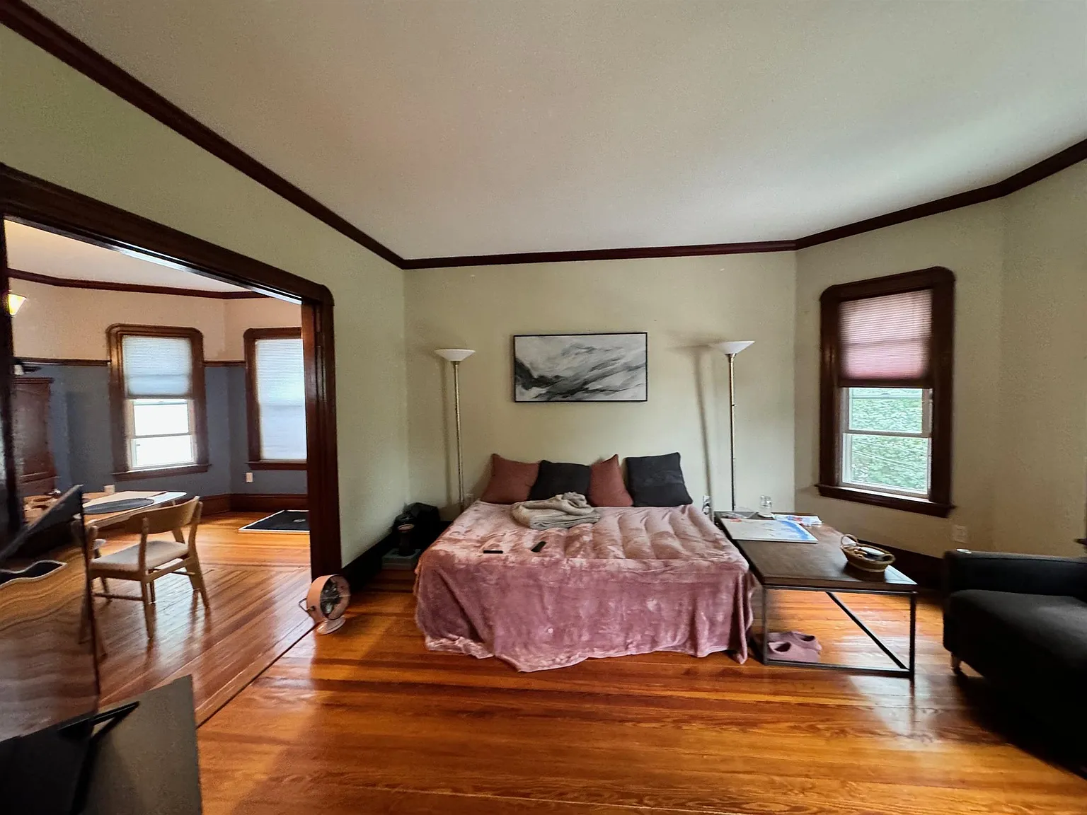 3 bed, 1.5 bath, 9999 sqft, $3,700 — Photo 3
