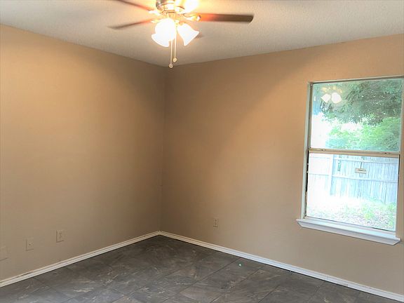 3rd image of 3603 Pinebrook Dr