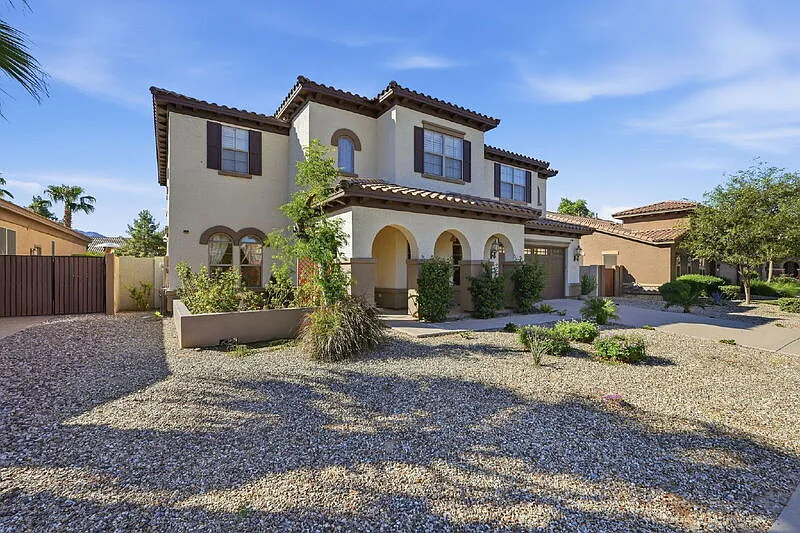4 bed, 4.0 bath, 3756 sqft, $3,795 — Photo 3