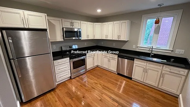 15 Dix St #2 — Photo 5