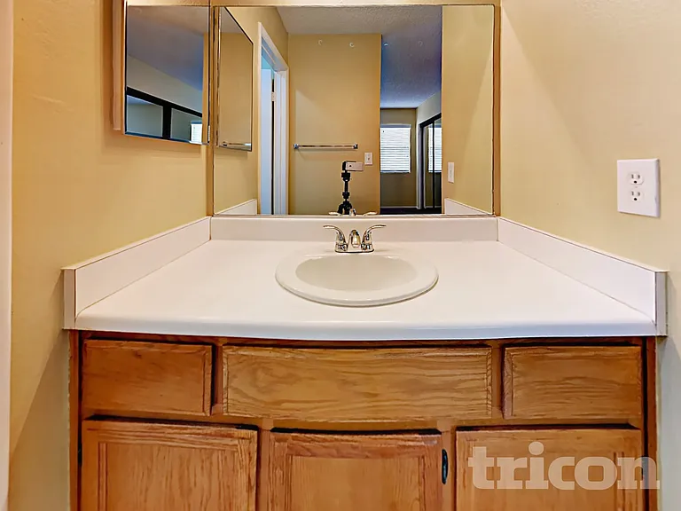 625 Freeburg Pl — Photo 12