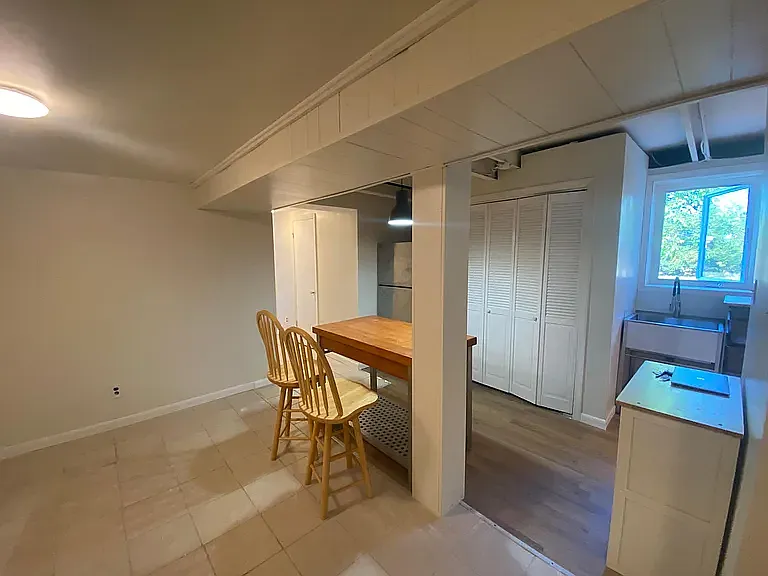 2 bed, 1000 sqft, $1,600 — Photo 3