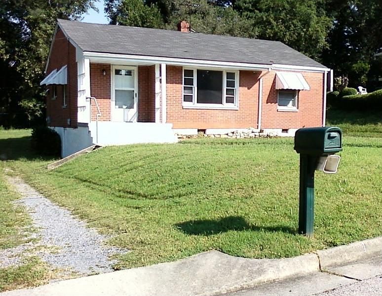 1st image of 1902 Aspen St NW