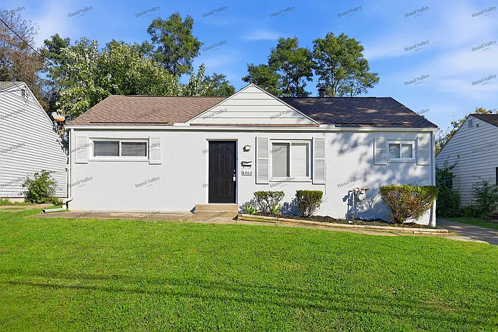 3 bed, 1.0 bath, 925 sqft, $1,395 — Photo 2