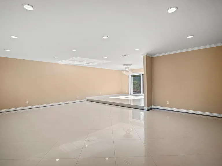 1210 Swarthmore Dr — Photo 6
