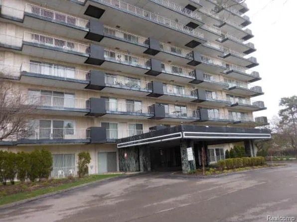 15801 Providence Dr APT 9F, Southfield, MI 48075
