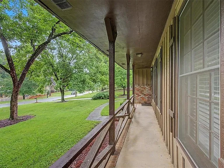 2985 Fredrick Dr — Photo 8