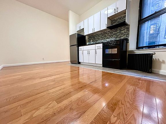 2nd image of 338 E 15th St #2L