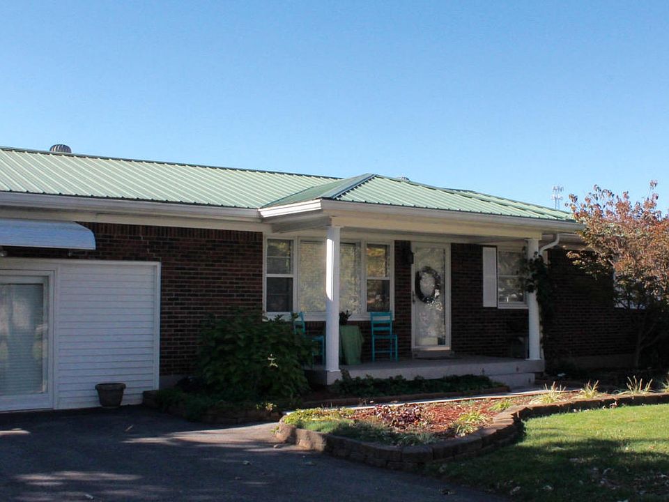 1st image of 723 Meadowbrook Dr