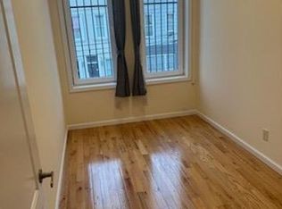 6080 56th St, Maspeth, NY 11378