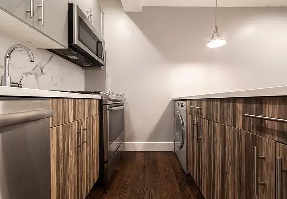 3rd image of 15 Crooke Ave APT 1C