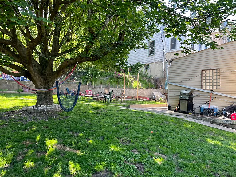 1229 Dagmar Ave — Photo 24