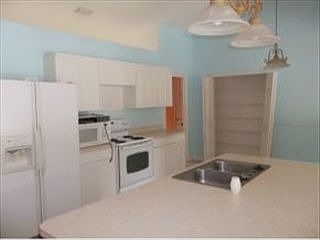 3rd image of 5030 Barna Ave
