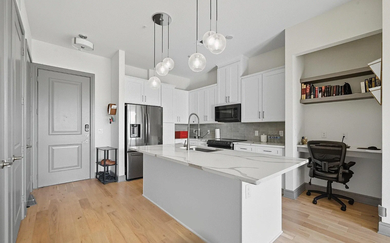 2 bed, 1151 sqft, $2,000 — Photo 2