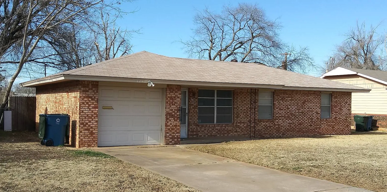 729 Hedge Drive - 1 — Photo 1