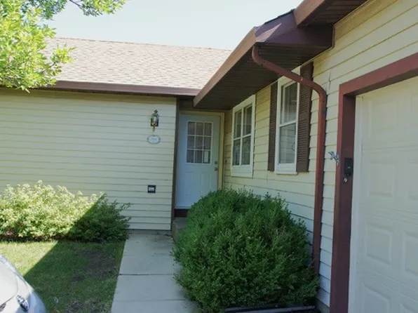 1900 Stanford Dr, Naperville, IL 60565