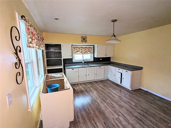 5th image of 5545-51 Glenwood Park Ave