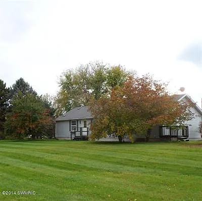 6825 Whites Bridge Rd photo 1
