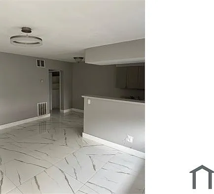 1040 NE 7th Ave #23 — Photo 1