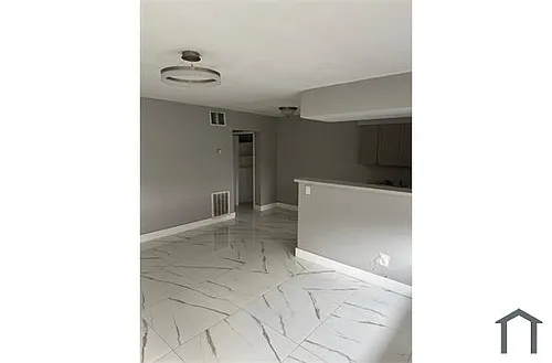 1040 NE 7th Ave #23 Photo 1