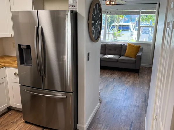 14 Apuhihi Ln APT 14H, Kihei, HI 96753