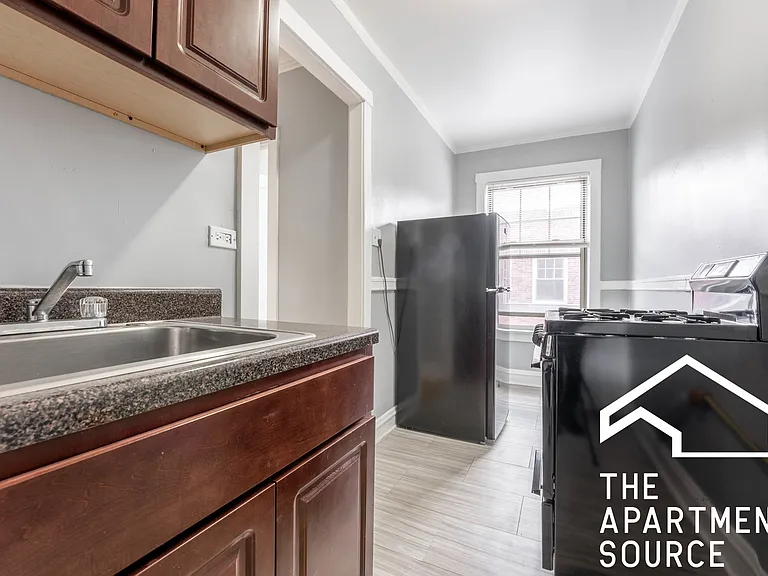 3267 W Wrightwood Ave #3Y — Photo 1