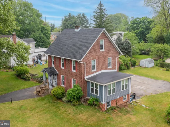 910 13th Ave, Prospect Park, PA 19076
