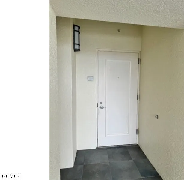 2 bed, 2.0 bath, 1008 sqft, $1,750 — Photo 2