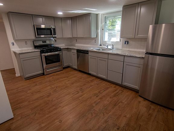 3rd image of 802 S 10th St #B