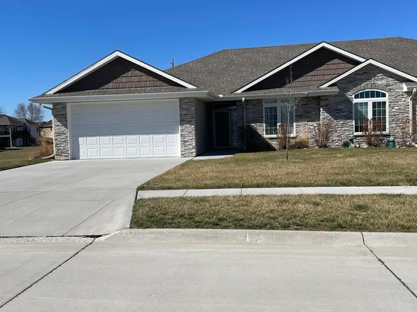 5213 Carriage Rd, Council Bluffs, IA 51501
