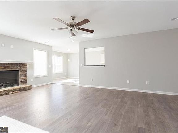 4th image of 82 Gray Field Ct