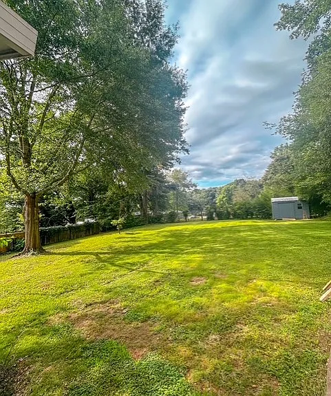 5583 Woodland Dr — Photo 16