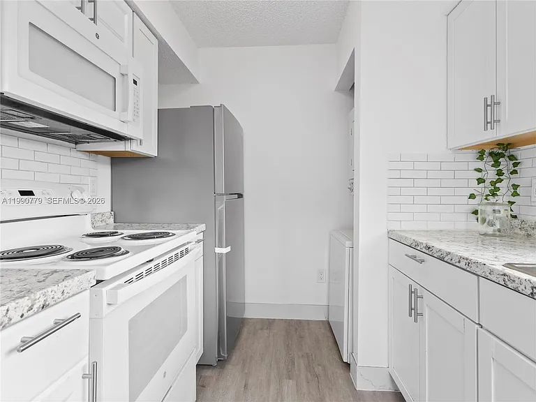 1150 N Liberty Ave #1150H — Photo 13