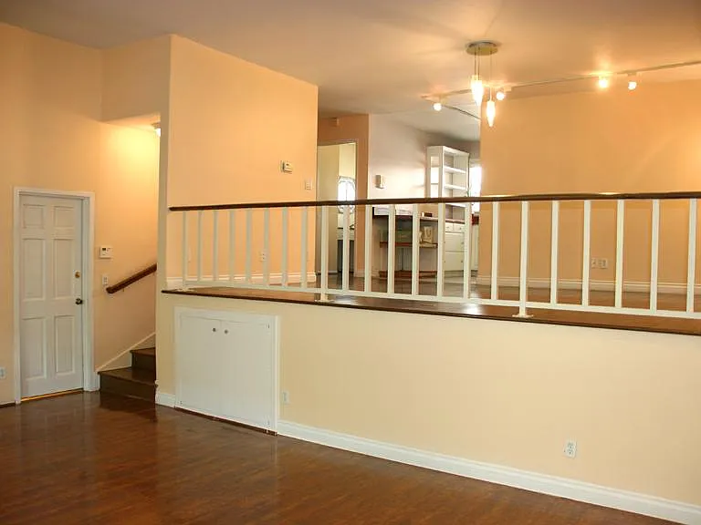 5266 Lindley Ave — Photo 16