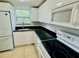 1150 99th St APT 25, Bay Harbor Islands, FL 33154
