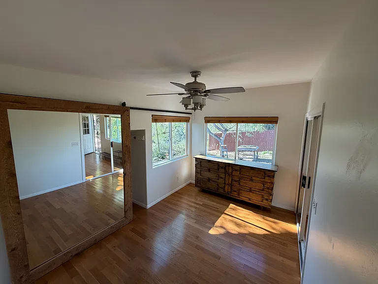 Eugene Pl — Photo 4