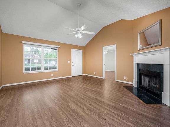 4th image of 2842 Wellington Pl