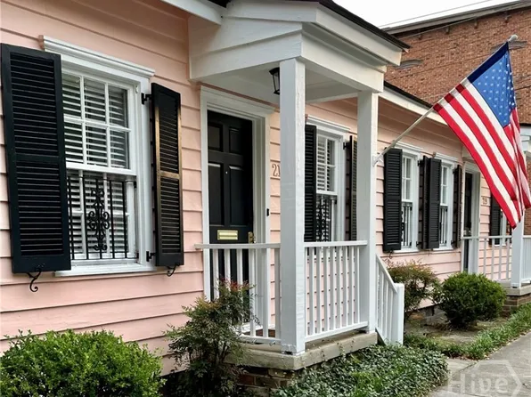 217 W Taylor St, Savannah, GA 31401