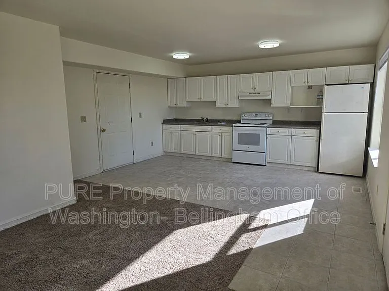 3013 Pacific St — Photo 3