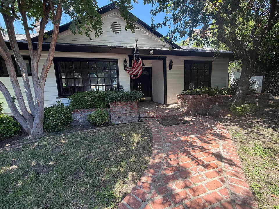 16345 Nordhoff St