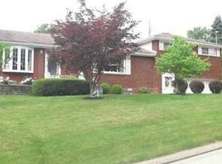 5495 Wolfe Dr, Pittsburgh, PA