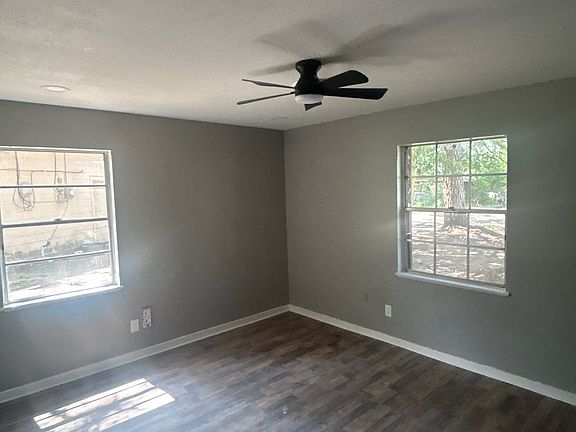 2nd image of 1114 Garden Park Dr