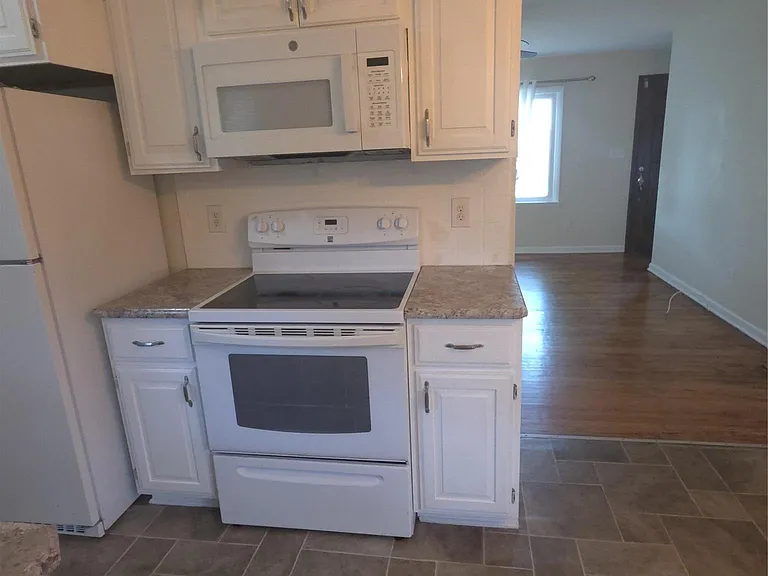 23654 Whitley Dr — Photo 13
