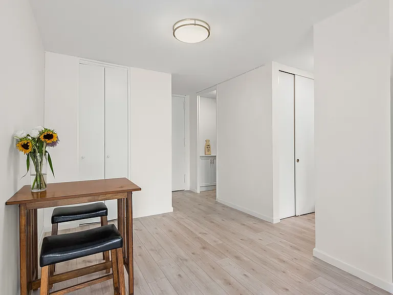 330 E 33rd St #11K — Photo 2