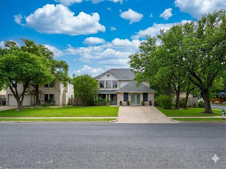17844 Park Valley Dr — Photo 1