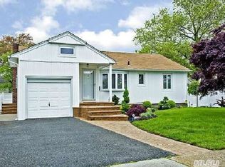 2007 Central Dr N, East Meadow, NY 11554