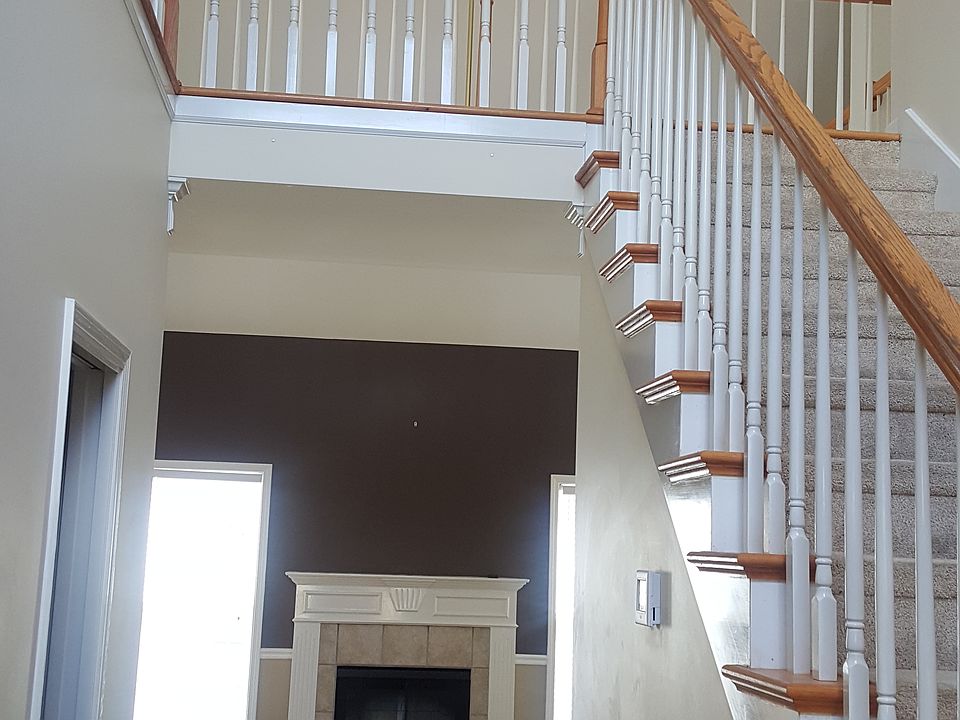 2nd image of 2373 Oak Hill Dr